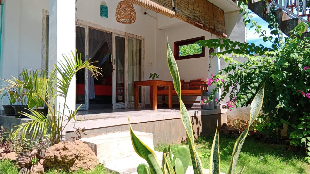 Black Sand Hostel Amed エクステリア 写真
