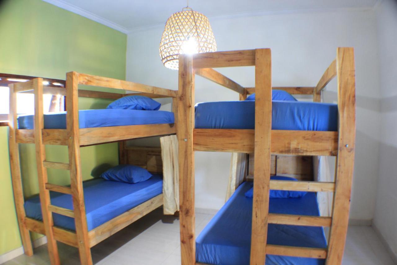 Black Sand Hostel Amed エクステリア 写真