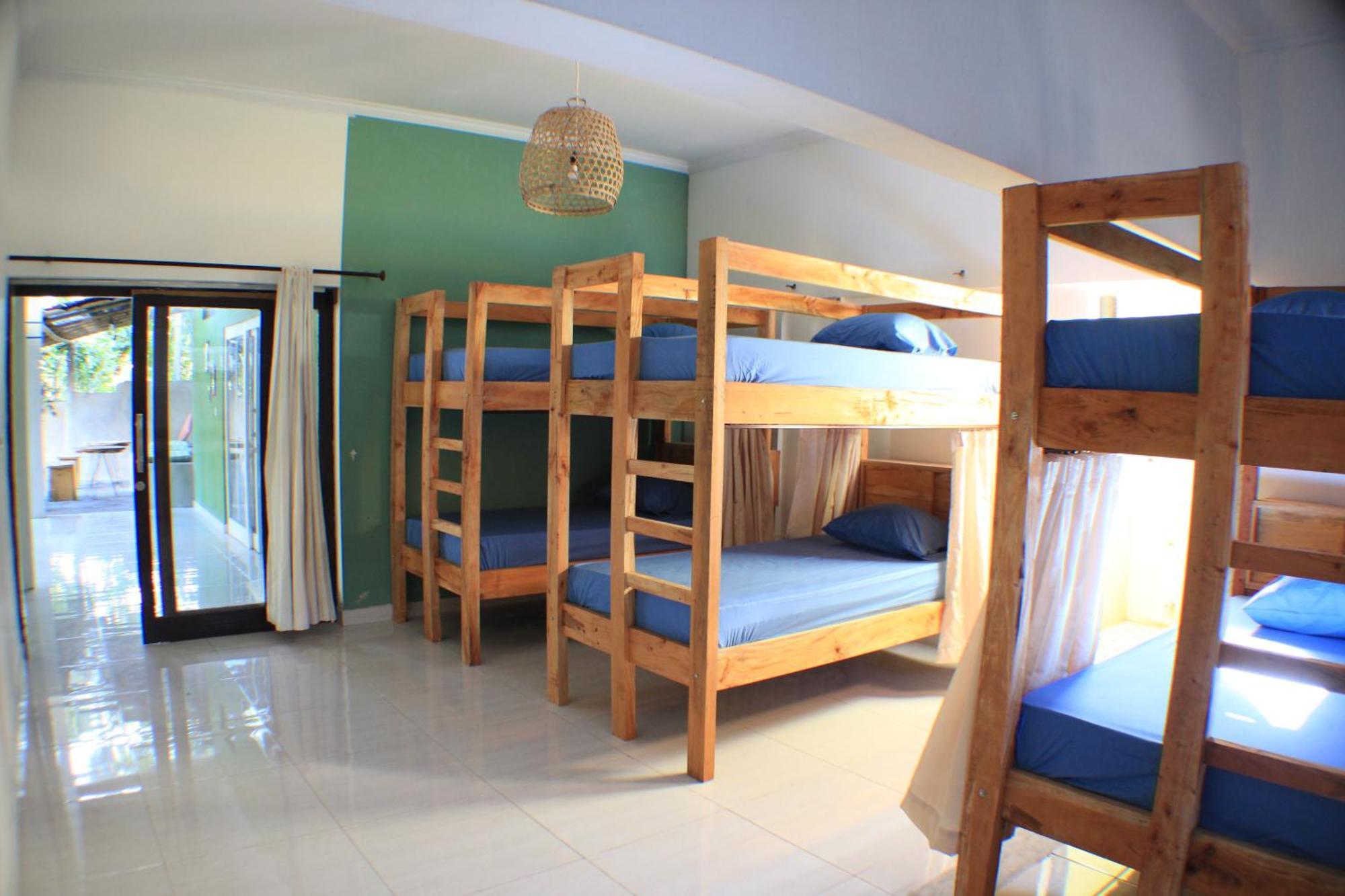 Black Sand Hostel Amed エクステリア 写真