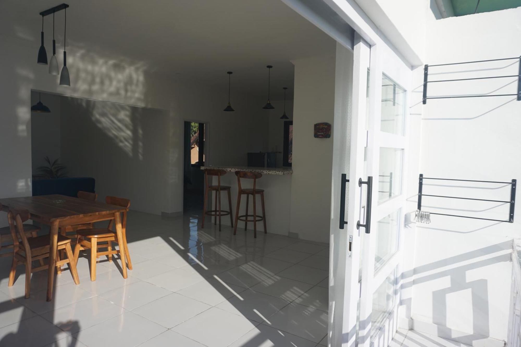 Black Sand Hostel Amed エクステリア 写真