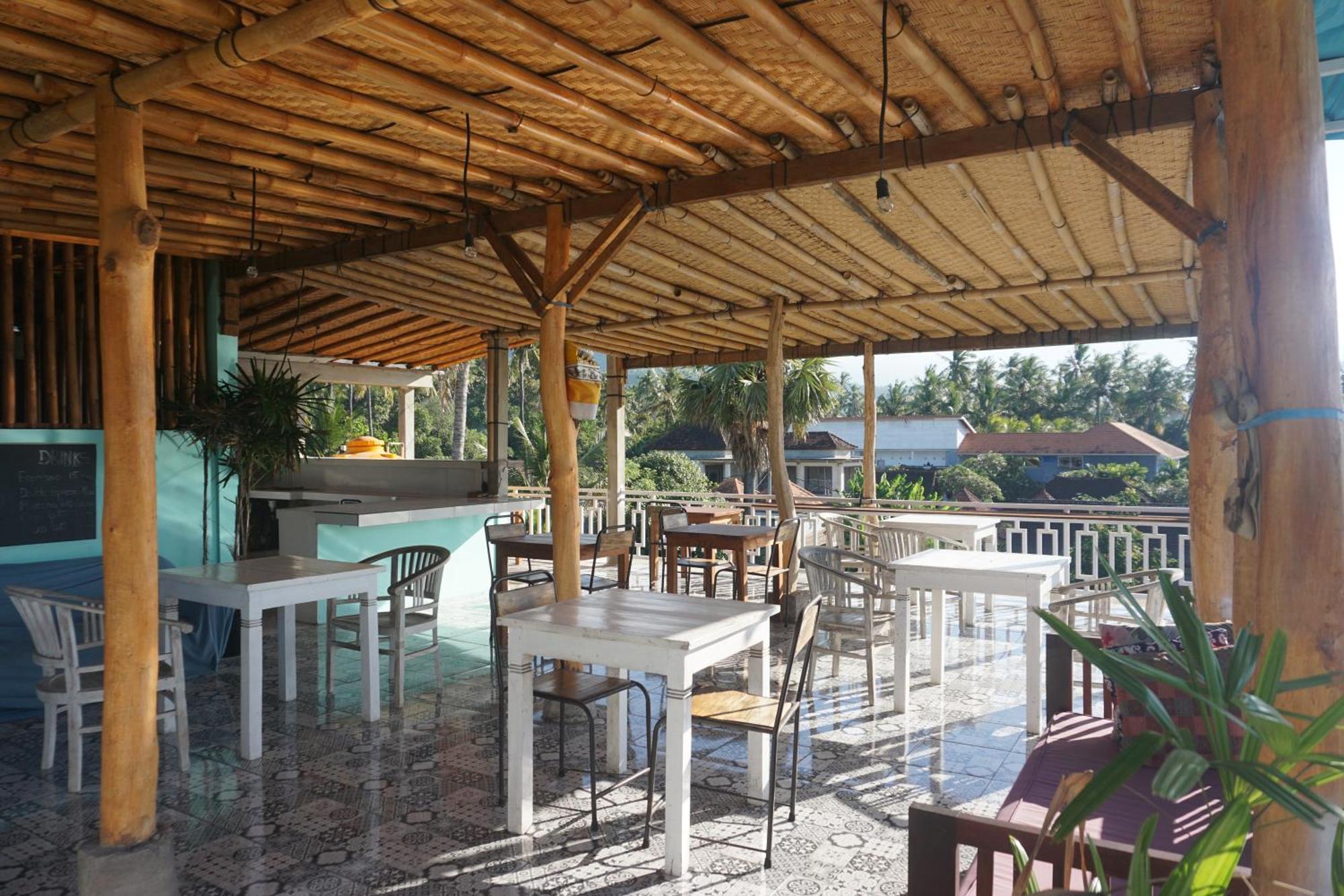 Black Sand Hostel Amed エクステリア 写真