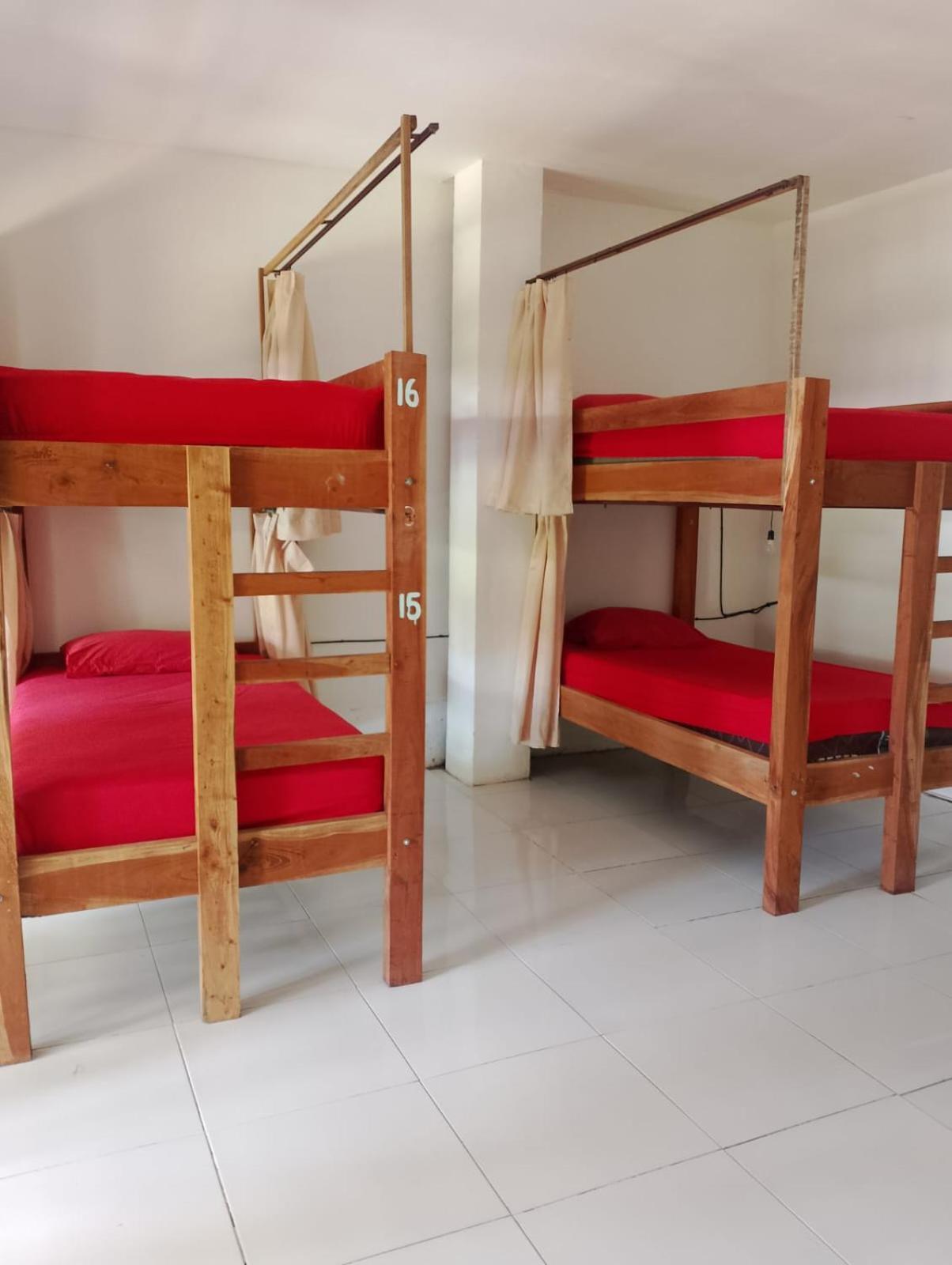 Black Sand Hostel Amed エクステリア 写真